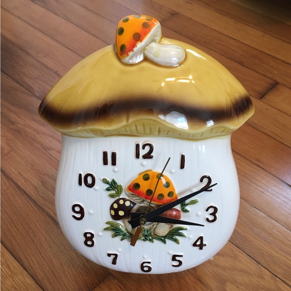 Sears & Roebuck Other - Vintage Merry Mushroom wall clock Sears Roebuck 1978